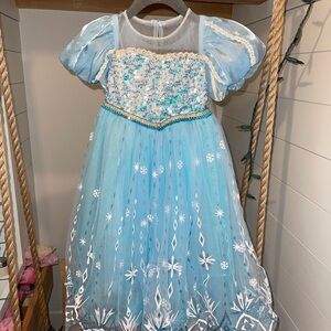 Frozen girl’s dress